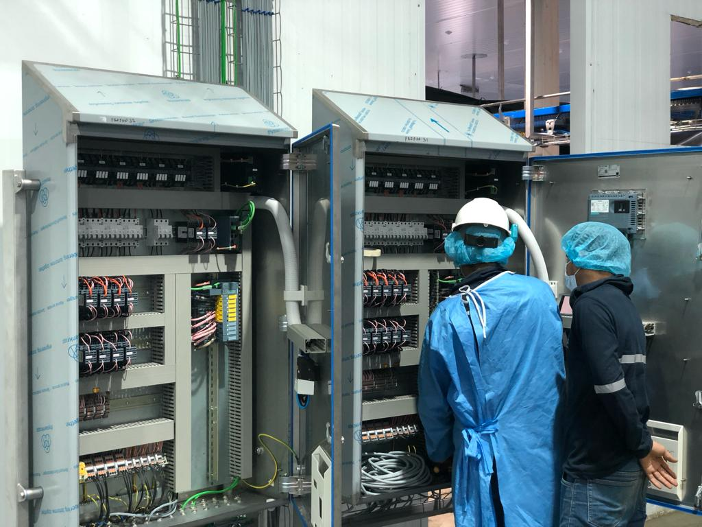 Tableros MCC e ingenieros de campo Promatic